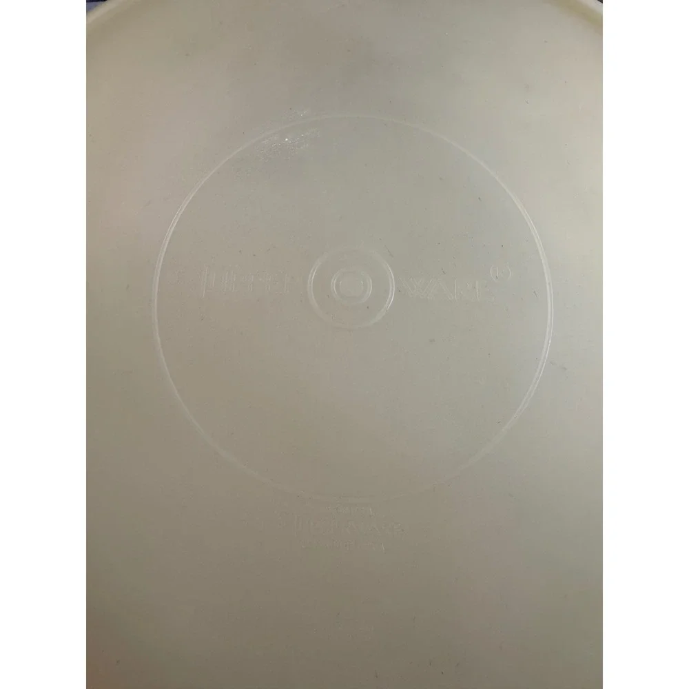 Vintage Tupperware 274-1 Round Cake Taker Keeper Carrier 12